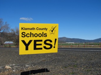 Photo of a yard sign in support of Klamath School bond measure 18-91.